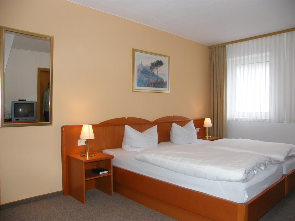 Gasthaus Hotel Pfeifferling Wolfhagen الغرفة الصورة